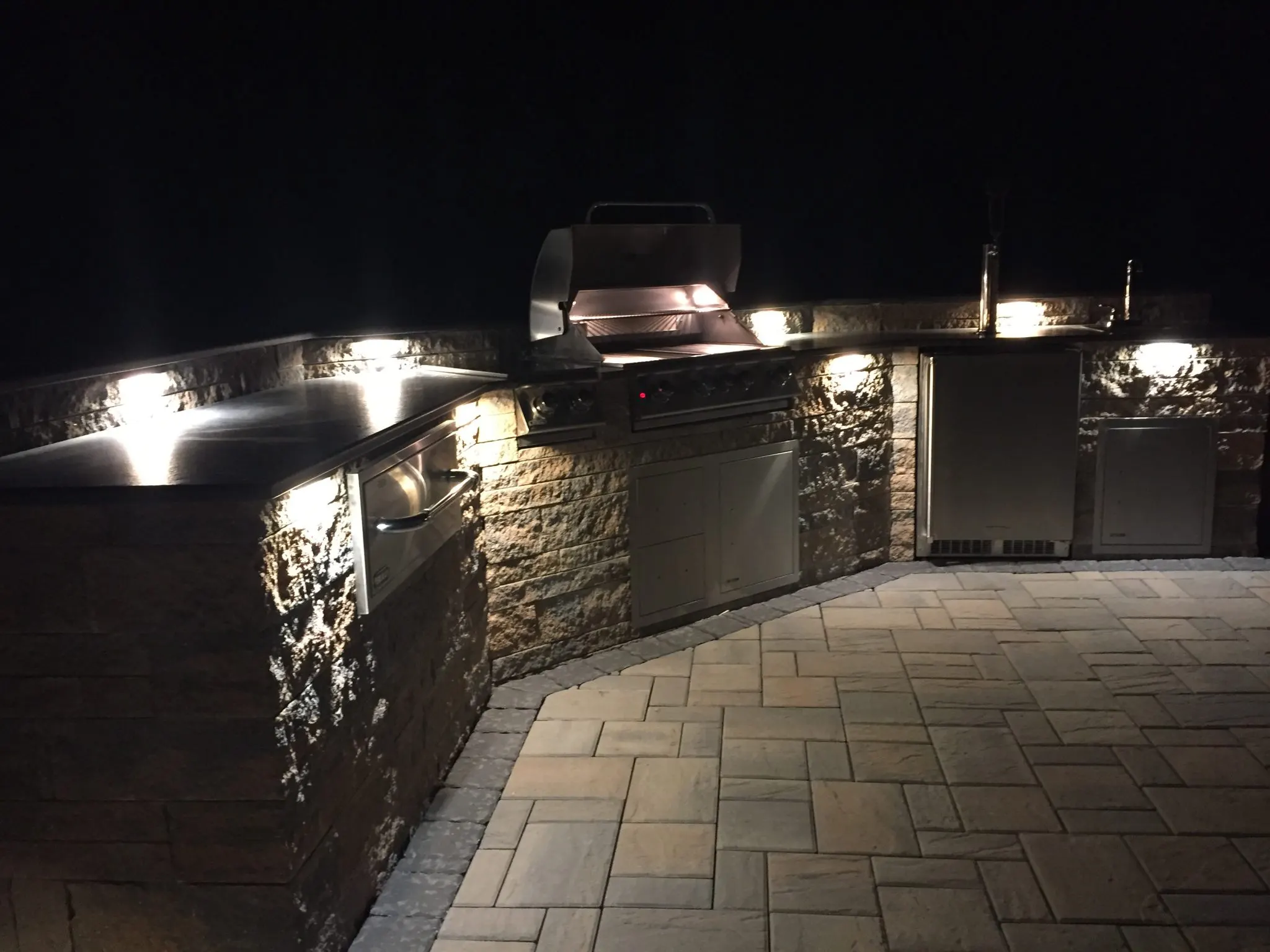 Read more about the article Landscape Lighting